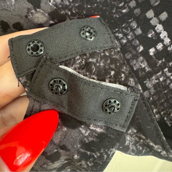 LEITH Anthropologie Snake Print Deep V-Neck Long Sleeve Bodysuit - Picture 7 of 8